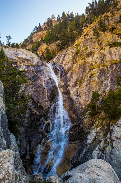 Cascada gigante de Baños de Panticosa en el Pirineo aragonés