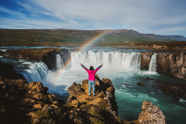 La cascada de Godafoss en el norte de Islandia.