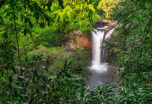 Cascada de Haew Suwat en el parque Khao Yai, Tailandia