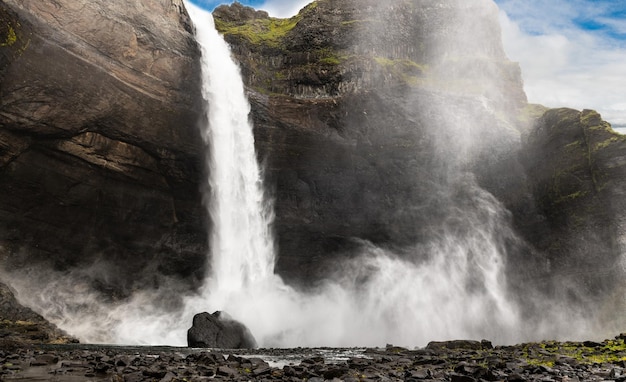 Cascada de Haifoss en el oeste de Islandia