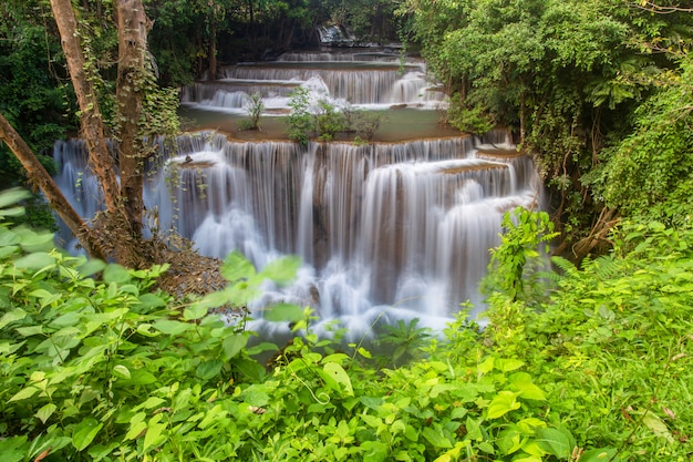 Cascada de Huai Mae Khamin, Kanchanaburi, Tailandia