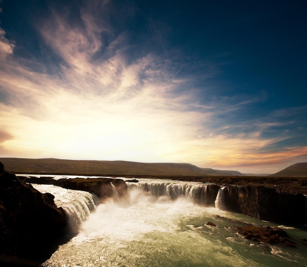 cascada en Islandia