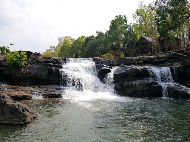 La cascada en Jungle Laos