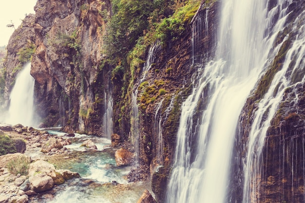 Cascada Kapuzbasi, provincia de Kayseri, Turquía