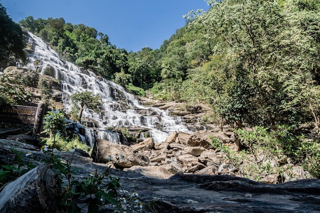 Cascada Mae Ya en Chang Mai Tailandia