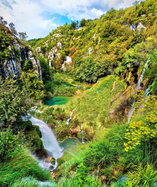 Cascada en el Parque Nacional de los Lagos de Plitvice.