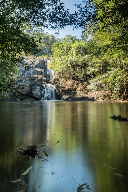 Foto cascada pha kluai mai