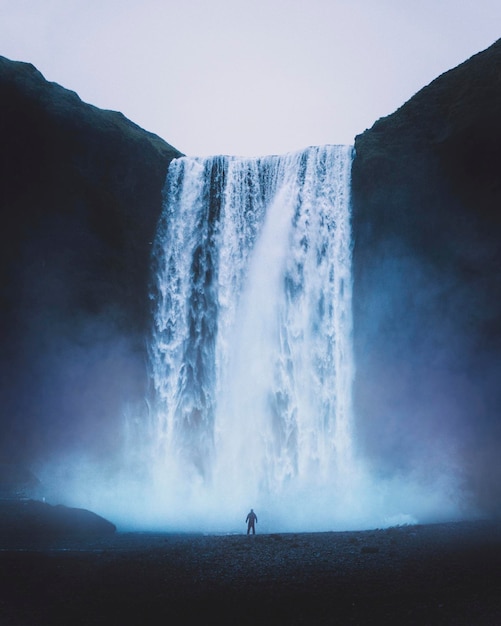 Cascada de Skógafoss en el río Skoga en el sur de Islandia