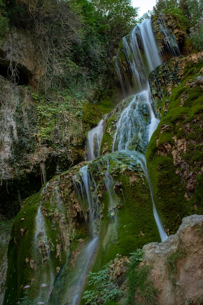 Cascada a su paso por la orbaneja del castillo