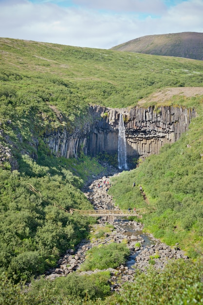 Cascada Svartifoss en Islandia