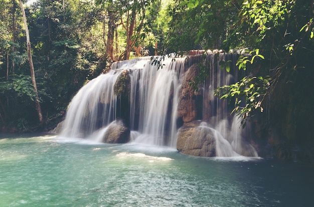 Cascadas de aguas poco profundas