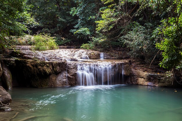 Cascadas de Erawan en Tailandia