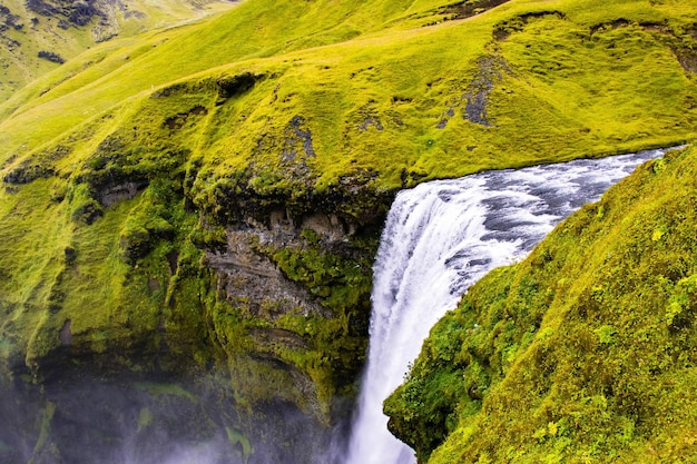 Cascadas de Skogafoss en Islandia