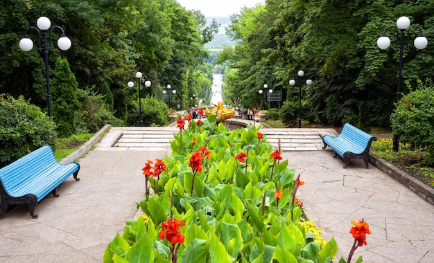 Cascade Staircase no verão Stavropol Krai Zheleznovodsk Rússia