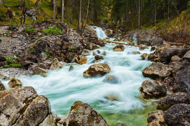 Cascata de cachoeira, garmisch-partenkirchen