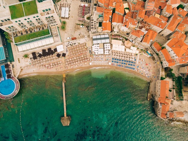 El casco antiguo de budva montenegro