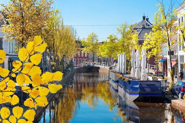 Casco antiguo de Delft en Holanda