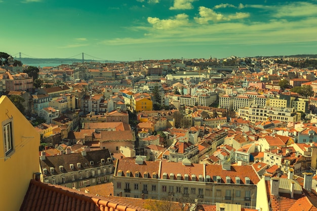 Casco antiguo histórico Alfama en Lisboa