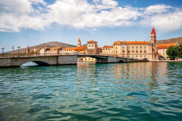 Casco antiguo de Trogir en Dalmacia, Croacia, Europa.