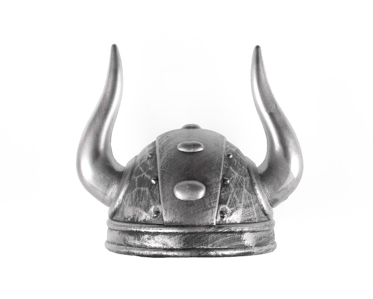 Foto casco vikingo de plata