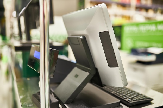 Cash Register Closeup Foto Leere Kassen mit einem Terminal in einem Supermarkt Elektronisches Bargeld