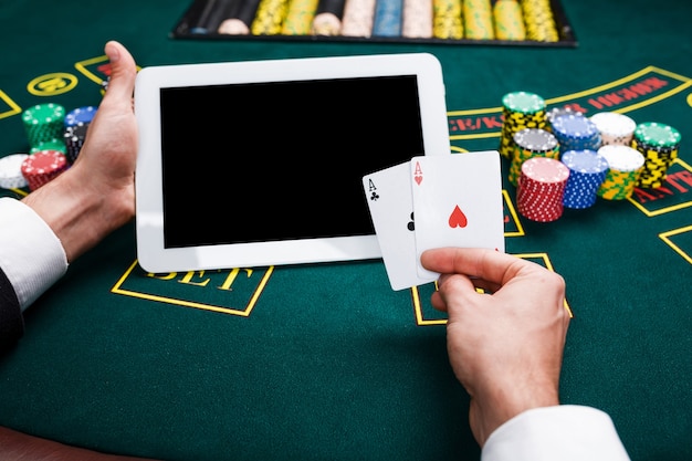 Casino, Online-Glücksspiel, Technologie und Menschenkonzept