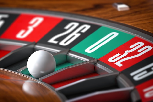 Casino-Roulette-Rad mit Sektor Null und weißer Kugel Nahaufnahme