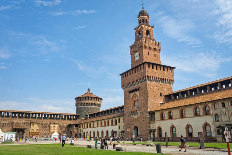 Castello Sforzesco fica orgulhosamente no coração de Milão