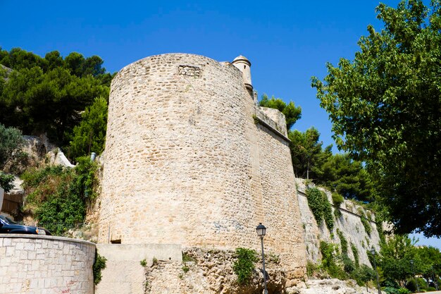 Castelo árabe em Denia Espanha, torre de defesa