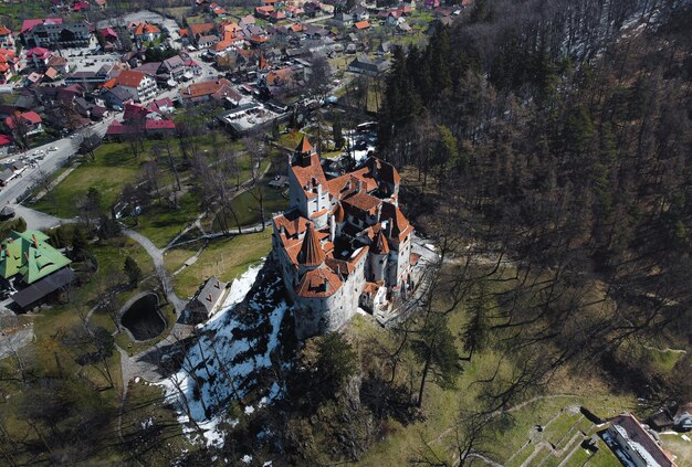 Foto castelo de bran transilvânia romênia comumente conhecido como castelo de drácula