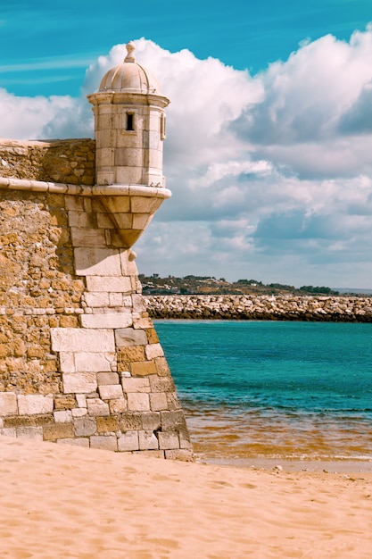 Foto castelo de lagos em portugal, torre de vigia