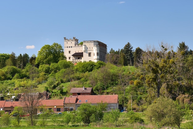 Castelo de Nesovice República Checa Paisagem de primavera