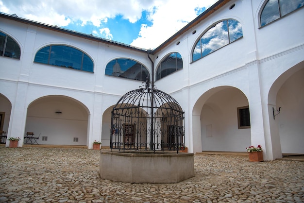 Castelo de Strazky do monumento cultural nacional na cidade Spisska Bela. Kezmarok, Eslováquia.