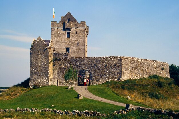 Foto castelo dunguaire irlandês - 1995