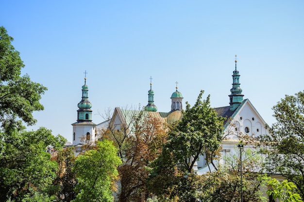 Castelo e Catedral em dia ensolarado de verão