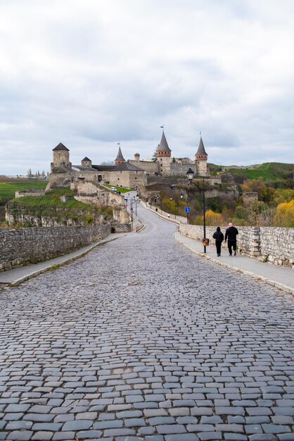 Castelo europeu medieval velho Kamianets