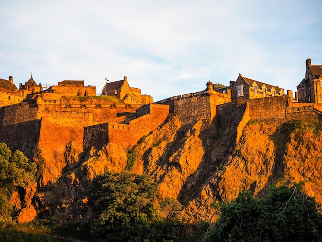 Castelo HDR de Edimburgo ao pôr do sol