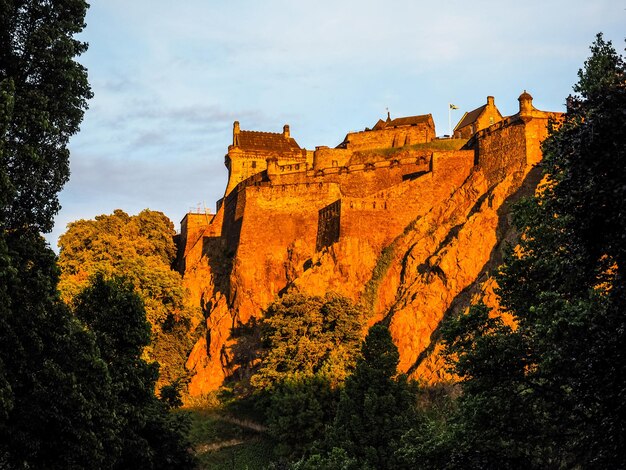 Castelo HDR de Edimburgo ao pôr do sol