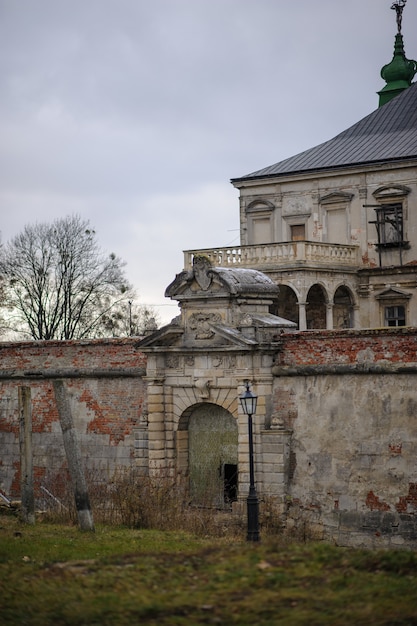 Castelo medieval bonito de Pidhirtsi na Ucrânia