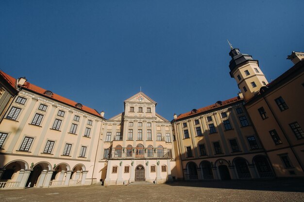 Castelo medieval em Nesvizh, região de Minsk, Belarus. Castelo de Nesvizh