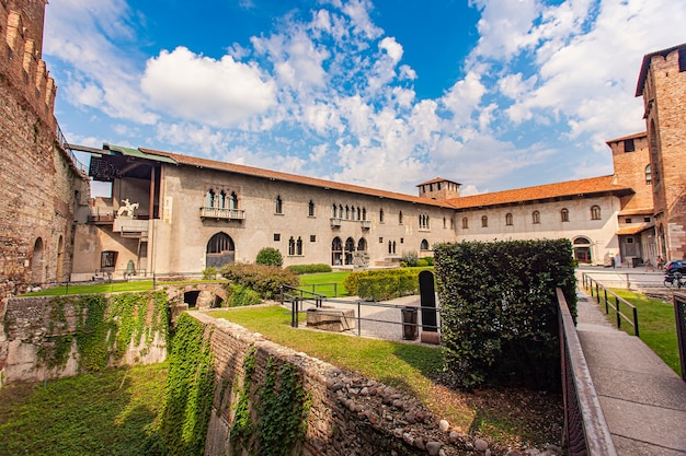 Castelvecchio en Verona; un castillo medieval en el centro de la ciudad italiana