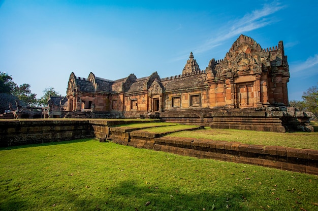 Un castillo construido sobre tres mil años Khao Phanom Rung Castle rockIn Tailandia