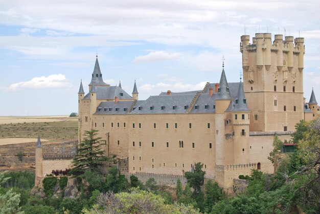 El castillo contra el cielo