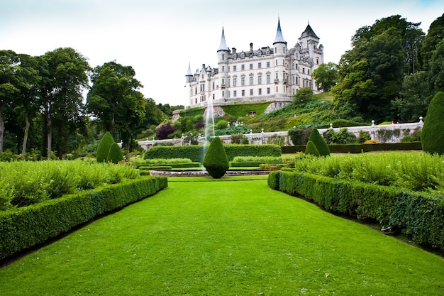 Castillo de Dunrobin en Sutherland, Escocia. Bueno para conceptos relacionados con cuentos.