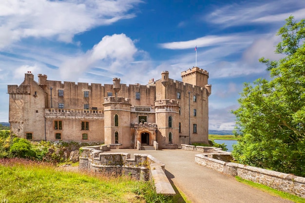 Castillo de dunvegan en la isla de skye escocia