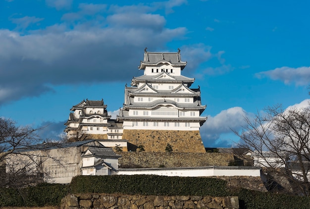 Foto castillo egret blanco o castillo himeji, japón