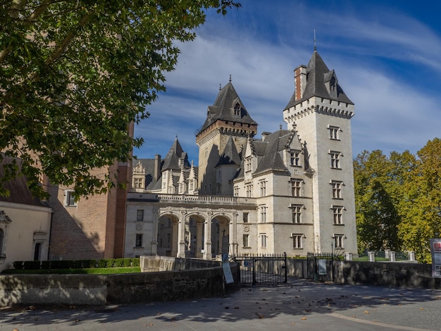 Castillo de Enrique IV en Pau Aquitania en los Pirineos Orientales Francia