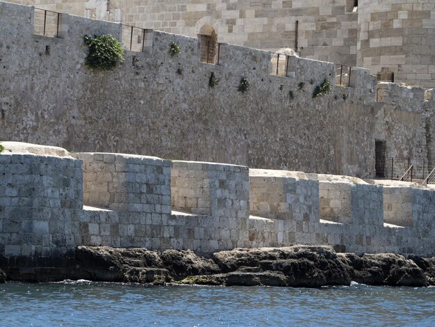 Foto el castillo de maniace en ortigia, sicilia