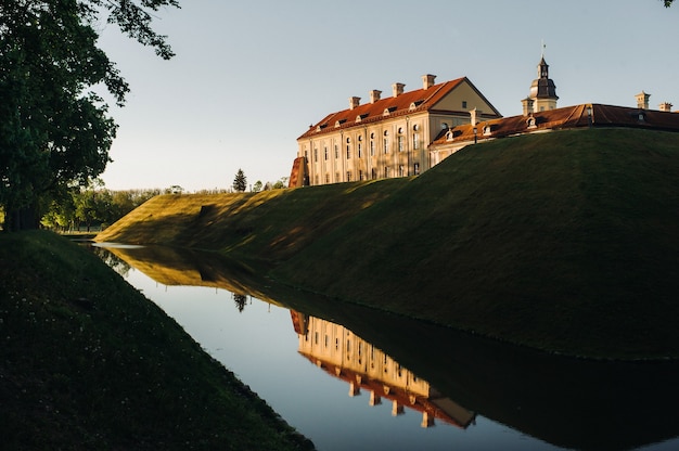 Castillo medieval en Nesvizh, región de Minsk, Bielorrusia.Castillo de Nesvizh.