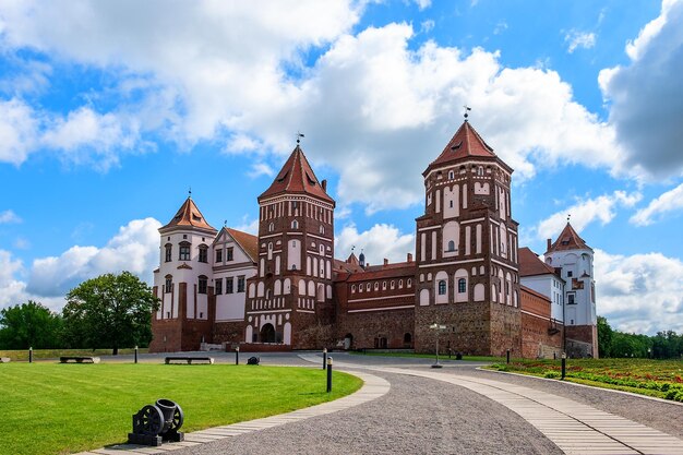 Castillo Mir en la región de Minsk patrimonio histórico de Bielorrusia Patrimonio Mundial de la UNESCO